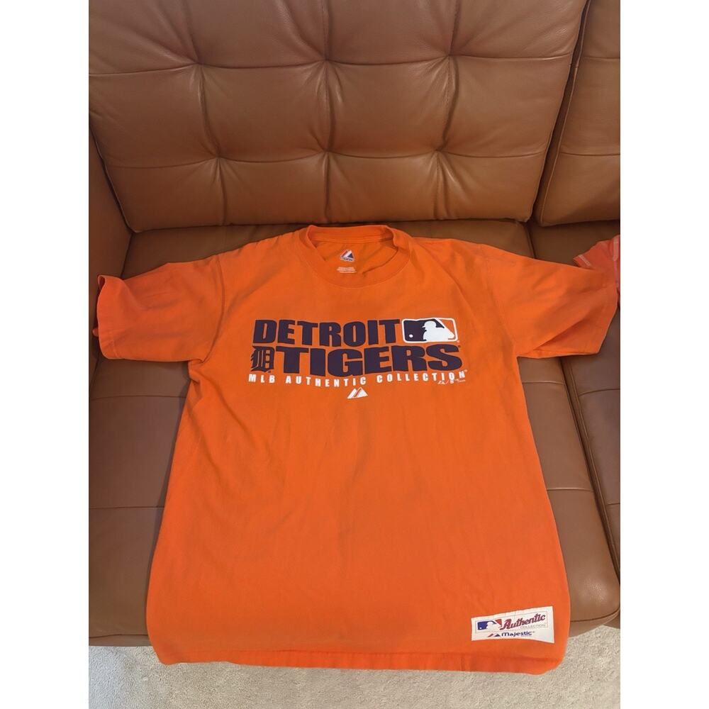 Detroit Tigers Majestic Shirt Adult Medium Orange MLB Athletic Fit Casual Mens